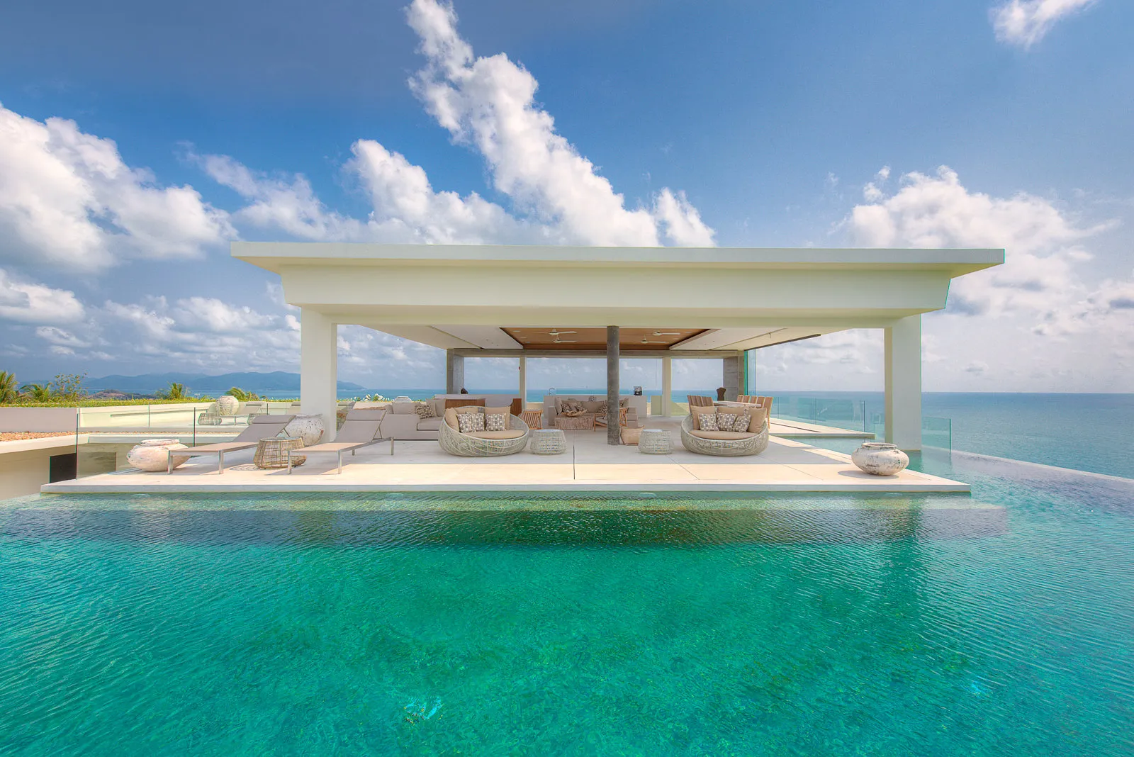 Exterior infinity pool with open panoramic ocean views, Koh Samui
